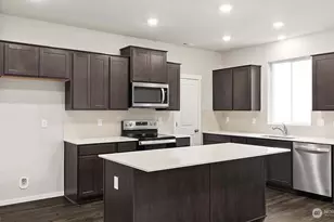 18726 Lipoma Pl E, Puyallup, WA 98375 - Photo 9