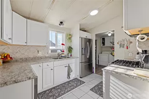 700 NW Crosby Ave, Oak Harbor, WA 98277 - Photo 13