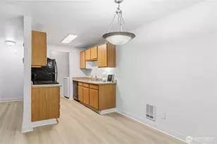 16817 Larch Way, Lynnwood, WA 98037 - Photo 7