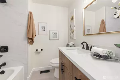 12528 SE 70th Street, Newcastle, WA 98056 - Photo 23