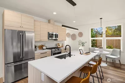 817 18th Avenue W, Kirkland, WA 98033 - Photo 3