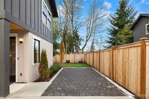 817 18th Ave W, Kirkland, WA 98033 - Photo 21