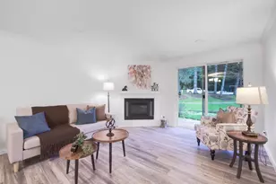 12618 100th Ln NE, Kirkland, WA 98034 - Photo 3