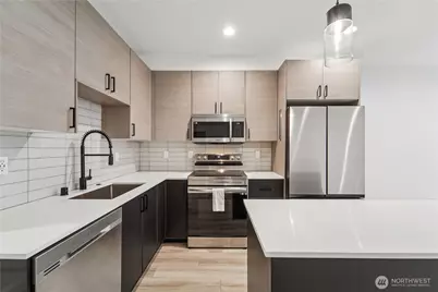 909 Hiawatha Pl S #B, Seattle, WA 98144 - Photo 9