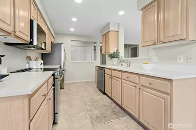 22535 SE Highland Circle #206, Issaquah, WA 98029 - Photo 7