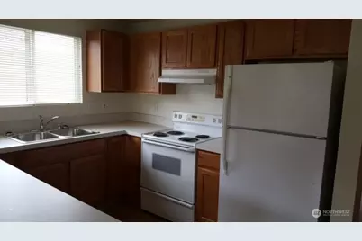 5618 Mount Saint Helens Street SE, Lacey, WA 98503 - Photo 3