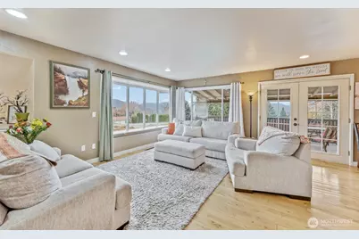 809 N Kenroy Terrace, East Wenatchee, WA 98802 - Photo 3