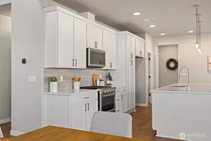 8225 73rd Pl NE, Marysville, WA 98270 - Photo 11