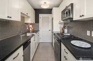 325 Harvard Ave E, Seattle, WA 98102 - Photo 21