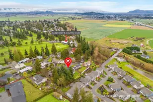 12760 Country Club Pl, Burlington, WA 98233 - Photo 35