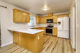 8717 161st St E, Puyallup, WA 98375 - Photo 11