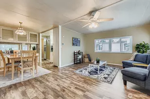 11330 E Riverside Dr, Bothell, WA 98011 - Photo 3