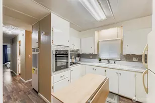 11330 E Riverside Dr, Bothell, WA 98011 - Photo 5