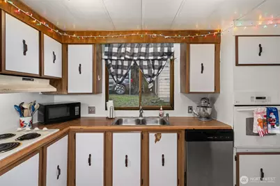 4692 Sherman Heights Road, Bremerton, WA 98312 - Photo 11