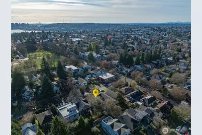 2116 N 51st Street, Seattle, WA 98103 - Photo 3