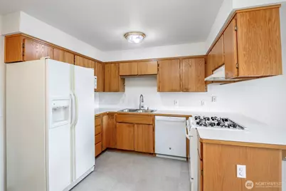 808 13th Street SE #E, Puyallup, WA 98372 - Photo 15