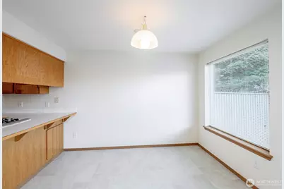 808 13th Street SE #E, Puyallup, WA 98372 - Photo 11