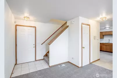 808 13th Street SE #E, Puyallup, WA 98372 - Photo 3