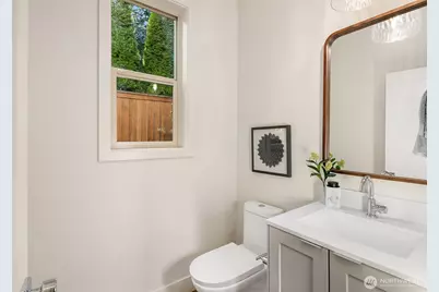 641 18th Avenue W, Kirkland, WA 98033 - Photo 9