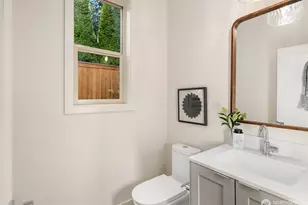 641 18th Ave W, Kirkland, WA 98033 - Photo 9