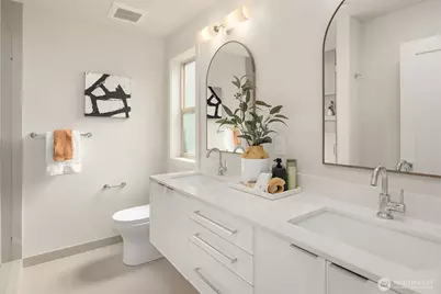 641 18th Avenue W, Kirkland, WA 98033 - Photo 13