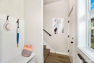 2817 Franklin Ave E, Seattle, WA 98102 - Photo 11