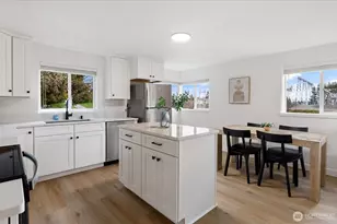 350 NE 7th Ave, Oak Harbor, WA 98277 - Photo 3