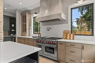 10789 SE 10th St, Bellevue, WA 98004 - Photo 7