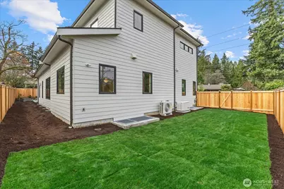 10789 SE 10th Street, Bellevue, WA 98004 - Photo 29