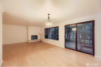 13513 Linden Avenue N #C114, Seattle, WA 98133 - Photo 3