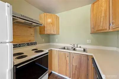 1588 Naval Avenue #10, Bremerton, WA 98312 - Photo 11