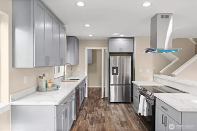 6417 Ellis Avenue S, Seattle, WA 98108 - Photo 9