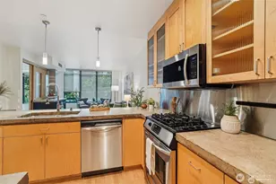 2716 Elliot Ave, Seattle, WA 98121 - Photo 5