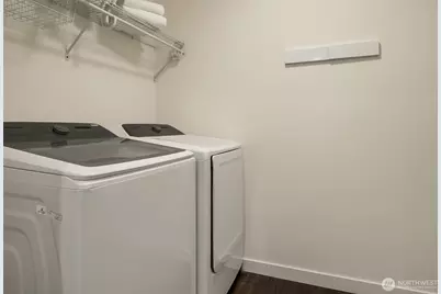 10001 SE 25th Street, Bellevue, WA 98004 - Photo 17