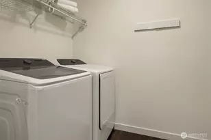 10001 SE 25th St, Bellevue, WA 98004 - Photo 17