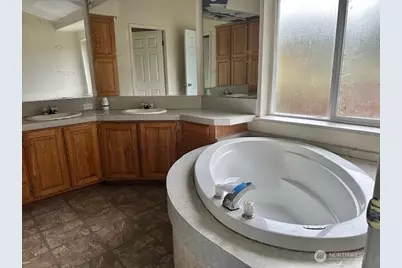 210 Pilgrim Road, Castle Rock, WA 98611 - Photo 13