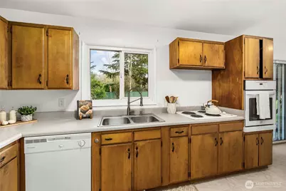 25740 20th Avenue S, Des Moines, WA 98198 - Photo 9