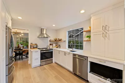 4131 243rd Lane SE #18, Sammamish, WA 98029 - Photo 9