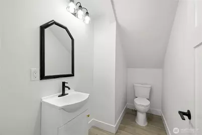 907 S Ainsworth Ave, Tacoma, WA 98405 - Photo 9