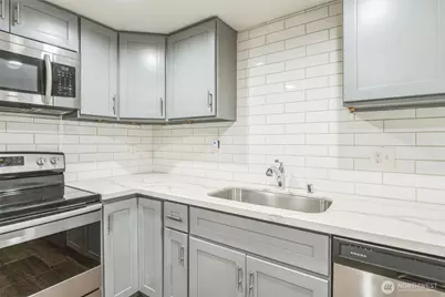 201 S 60th Street, Tacoma, WA 98408 - Photo 15