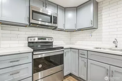 201 S 60th Street, Tacoma, WA 98408 - Photo 17