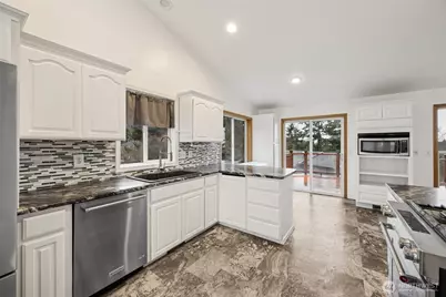 16322 37th Street Ct E, Lake Tapps, WA 98391 - Photo 9