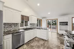 16322 37th St Ct E, Lake Tapps, WA 98391 - Photo 9