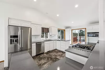 16322 37th Street Ct E, Lake Tapps, WA 98391 - Photo 9