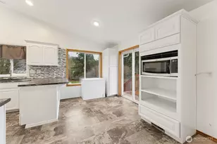 16322 37th St Ct E, Lake Tapps, WA 98391 - Photo 11