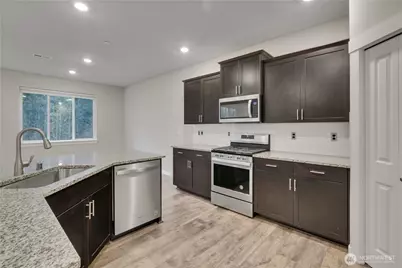 7813 E 208th Avenue, Bonney Lake, WA 98391 - Photo 7