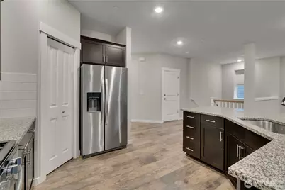 7813 E 208th Avenue, Bonney Lake, WA 98391 - Photo 9