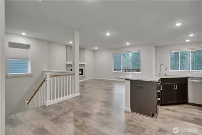 7813 E 208th Avenue, Bonney Lake, WA 98391 - Photo 3