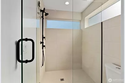 2214 Broadway E #B, Seattle, WA 98102 - Photo 15