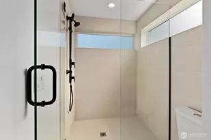 2214 Broadway E, Seattle, WA 98102 - Photo 15